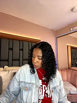 Snapshot of LisaMendez chatting on September 2025 03:41:02 AM LisaMendez online show from September 2025 03:41:02 AM