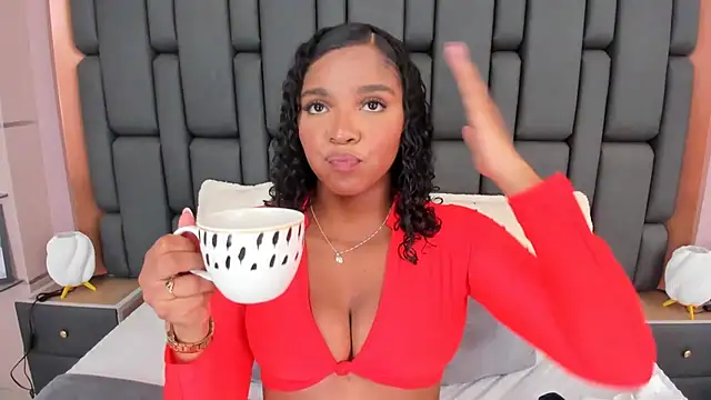 LisaMendez online show from October 2025 04:02:02 AM