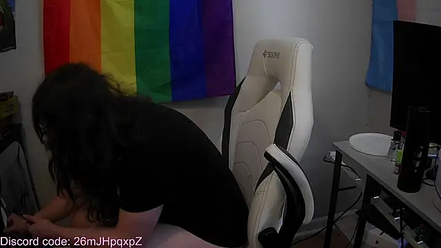 Elli-Ixby online show from September 2025 04:42:02 PM