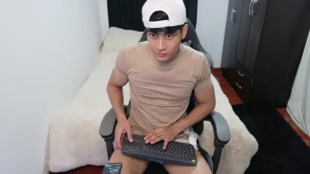 stylish men online show from October 2025 06:20:01 PM