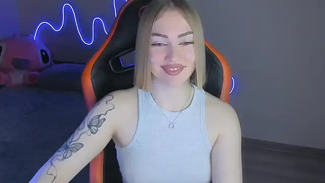 Snapshot of LaraKrein_lk chatting on November 2025 02:31:02 PM LaraKrein lk online show from November 2025 02:31:02 PM