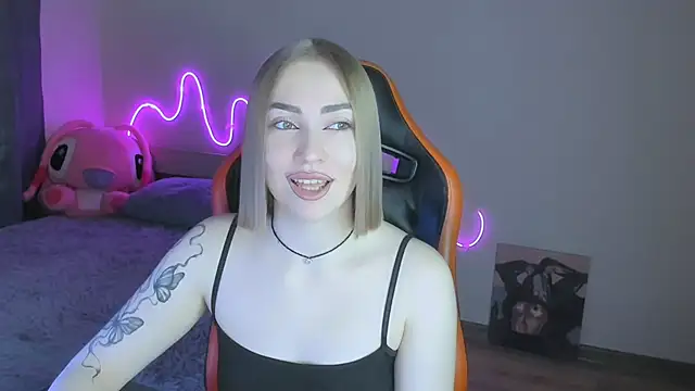 Snapshot of LaraKrein_lk chatting on January 2026 12:21:01 PM LaraKrein lk online show from January 2026 12:21:01 PM