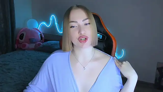 Snapshot of LaraKrein_lk chatting on March 2026 02:08:01 PM LaraKrein lk online show from March 2026 02:08:01 PM