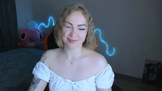 Snapshot of LaraKrein_lk chatting on March 2026 06:15:01 PM LaraKrein lk online show from March 2026 06:15:01 PM