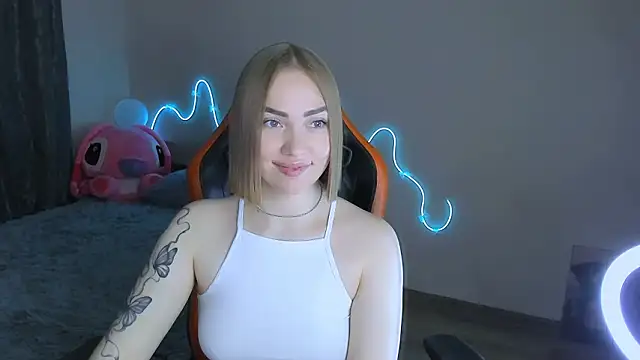 Snapshot of LaraKrein_lk chatting on March 2026 02:56:01 PM LaraKrein lk online show from March 2026 02:56:01 PM