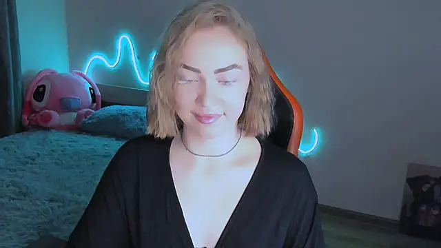 Snapshot of LaraKrein_lk chatting on March 2026 02:45:02 PM LaraKrein lk online show from March 2026 02:45:02 PM