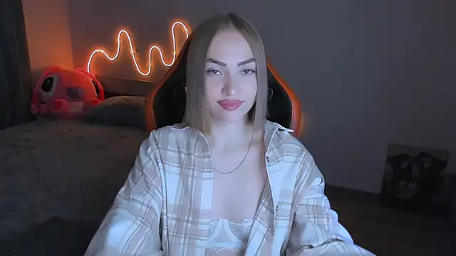 Snapshot of LaraKrein_lk chatting on April 2026 03:34:02 PM LaraKrein lk online show from April 2026 03:34:02 PM