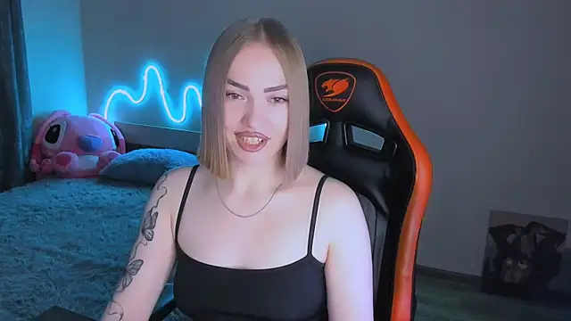 Snapshot of LaraKrein_lk chatting on April 2026 05:51:01 PM LaraKrein lk online show from April 2026 05:51:01 PM