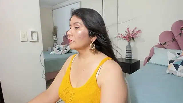 kiraGeiner online show from March 2026 07:07:01 PM