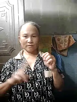 Snapshot of phlin1 chatting on May 2026 04:43:01 AM phlin1 online show from May 2026 04:43:01 AM