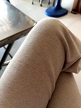 Snapshot of sharon-Hanna chatting on November 2025 01:58:02 AM sharon-Hanna online show from November 2025 01:58:02 AM