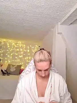 SexyJulia21 online show from December 2024 11:50:02 AM