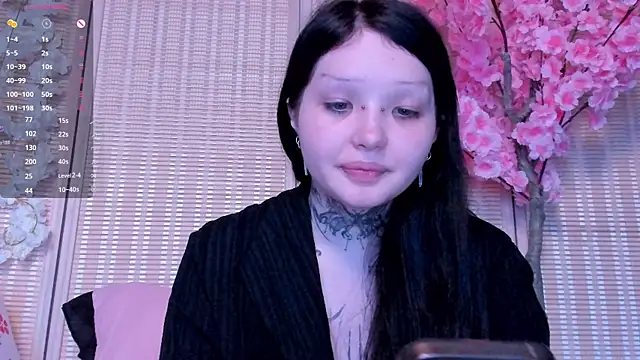 Lein Bone online show from September 2025 01:11:01 PM