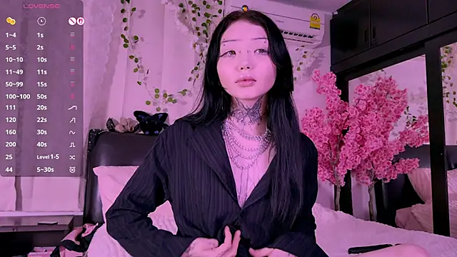 Lein Bone online show from October 2025 01:06:02 AM