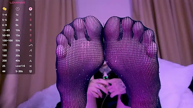 Snapshot of Lein_Bone chatting on February 2026 12:09:02 AM Lein Bone online show from February 2026 12:09:02 AM