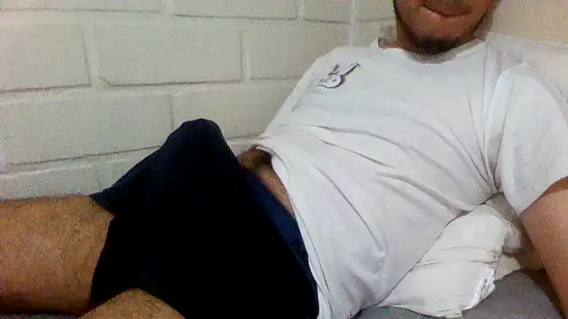 Snapshot of ProfeC4m chatting on September 2025 04:27:01 AM ProfeC4m online show from September 2025 04:27:01 AM