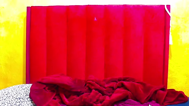 Candycrush2555 online show from December 2025 03:33:01 AM