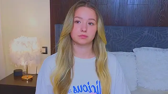 Snapshot of LeeAmy chatting on September 2025 08:47:01 PM LeeAmy online show from September 2025 08:47:01 PM