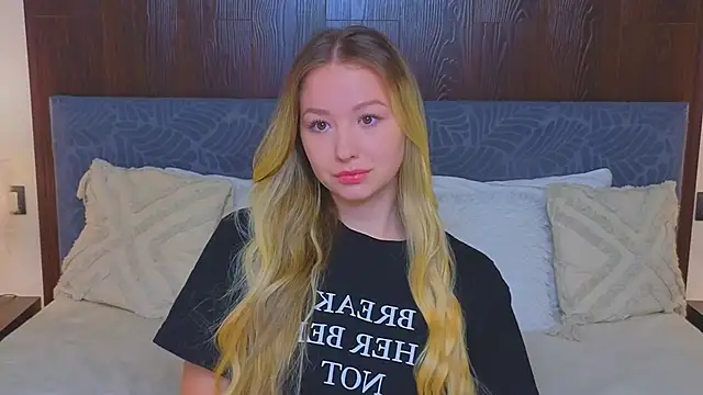 Snapshot of LeeAmy chatting on October 2025 02:57:01 PM LeeAmy online show from October 2025 02:57:01 PM