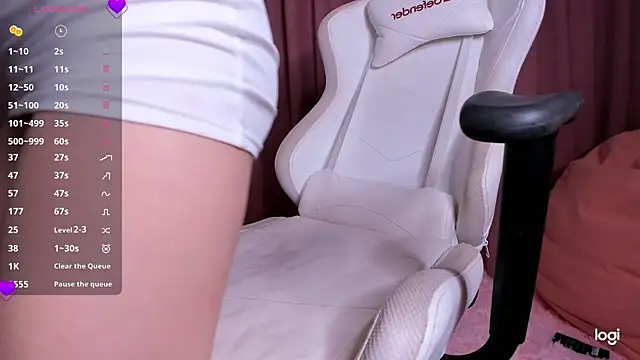 Momo Ayase  online show from November 2025 02:17:01 PM