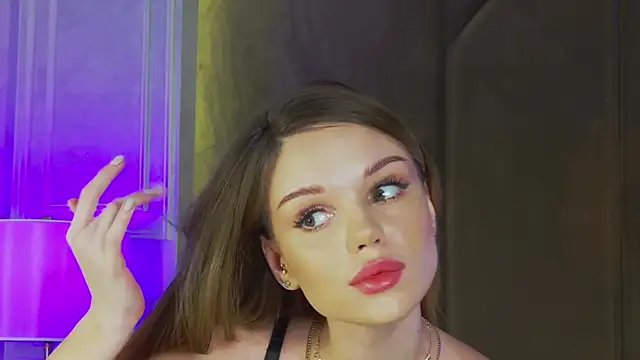 MarilynNova online show from October 2025 04:33:01 AM