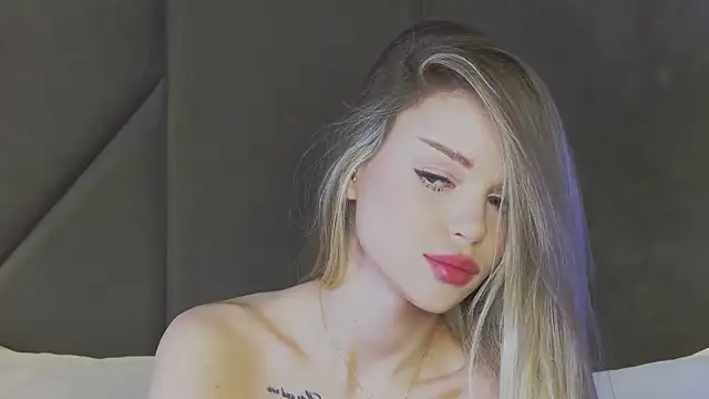 Snapshot of MarilynNova chatting on July 2026 05:25:02 AM MarilynNova online show from July 2026 05:25:02 AM
