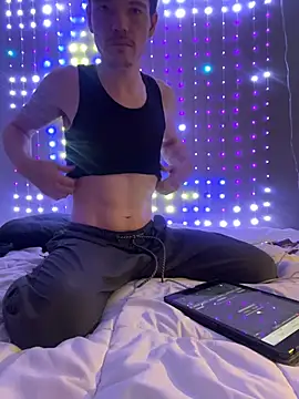 Snapshot of SalemStratton chatting on November 2025 08:44:01 PM SalemStratton online show from November 2025 08:44:01 PM