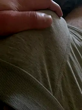 MuzzyFacing online show from November 2025 11:43:02 AM