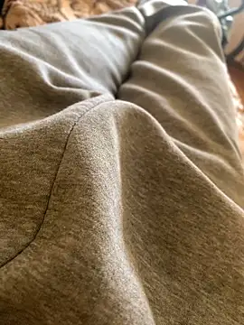 MuzzyFacing online show from April 2026 12:16:02 PM