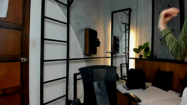 Dani mc1 online show from November 2025 11:41:01 AM