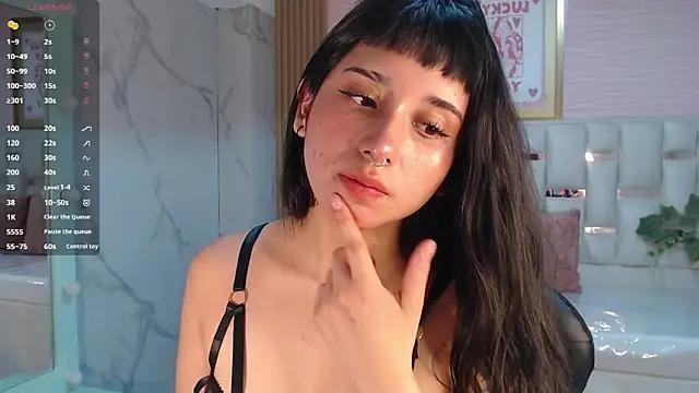 allyssa bellini s online show from October 2025 08:22:02 PM