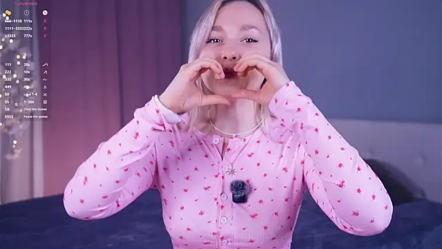 AccaCroyle online show from April 2026 05:21:01 PM