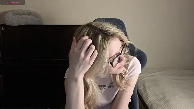 KatanaSVibe online show from April 2026 12:05:02 PM