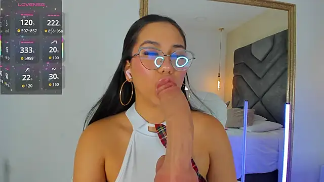 Snapshot of Jazmiinee chatting on February 2026 07:22:01 PM Jazmiinee online show from February 2026 07:22:01 PM