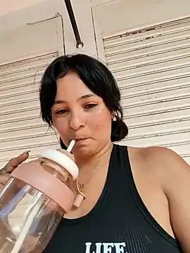 Lily-o online show from November 2025 02:07:01 PM