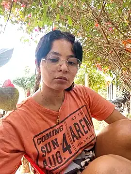 Lily-o online show from December 2025 04:22:01 PM