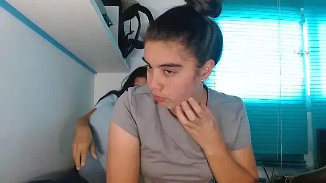 Arieeel 09 online show from April 2026 04:03:01 PM