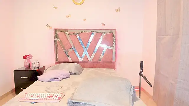 Ella Lenox online show from March 2026 02:26:01 AM