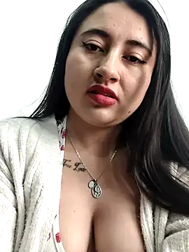 Snapshot of AMATISTA__16 chatting on July 2026 12:23:01 PM AMATISTA 16 online show from July 2026 12:23:01 PM
