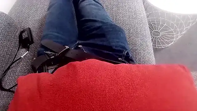 cucciolotto76 online show from November 2025 01:40:01 PM