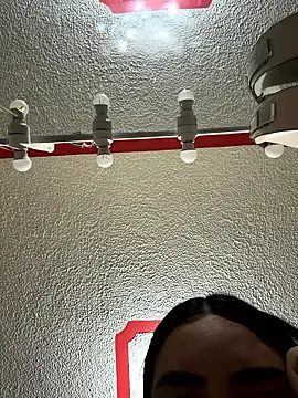 Snapshot of laure_torres chatting on January 2026 05:23:02 AM laure torres online show from January 2026 05:23:02 AM