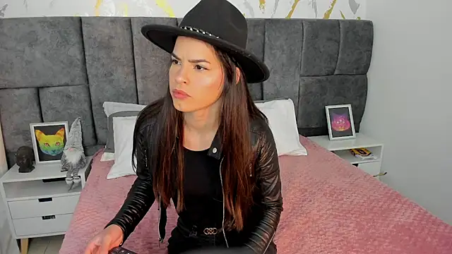 Astrid Velle online show from November 2025 03:38:02 AM