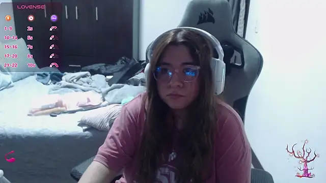 Snapshot of Pink_girl0n chatting on December 2025 07:37:01 AM Pink girl0n online show from December 2025 07:37:01 AM