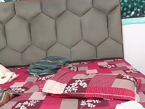 Diyaa Singh online show from November 2025 01:28:02 PM