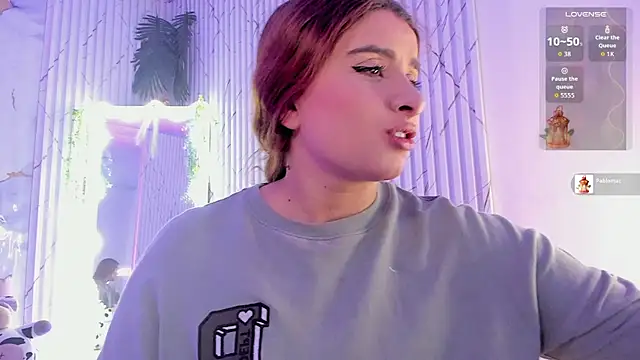 Naomy tay1 online show from April 2026 03:00:02 AM