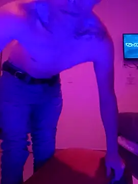 Snapshot of PitudoWuero chatting on April 2026 01:25:01 AM PitudoWuero online show from April 2026 01:25:01 AM