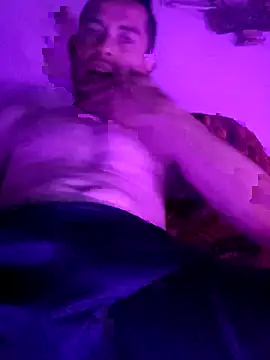 Snapshot of PitudoWuero chatting on April 2026 06:03:01 AM PitudoWuero online show from April 2026 06:03:01 AM