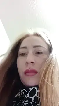 Reina Cummings online show from December 2025 05:39:02 AM