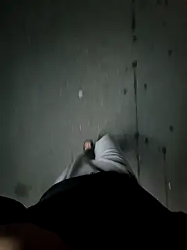 starvingo2002 online show from November 2025 12:58:02 PM