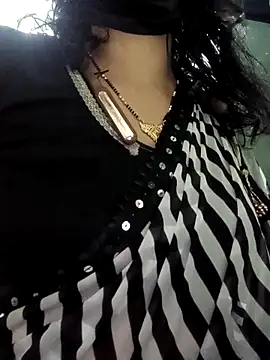 Love-pari08 online show from December 2025 12:01:01 PM